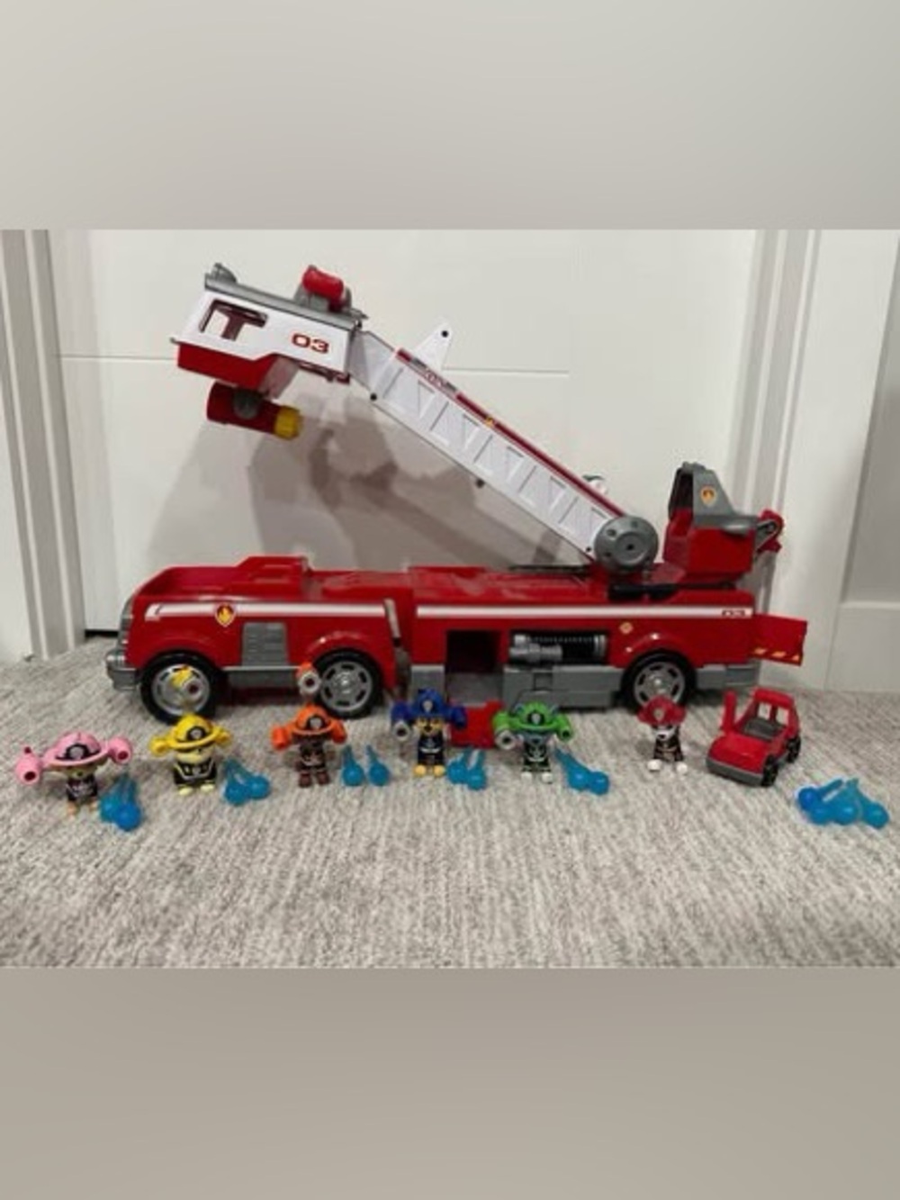 Paw patrol ultimate rescue fire truck lot